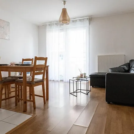 Apartment Golden Location
